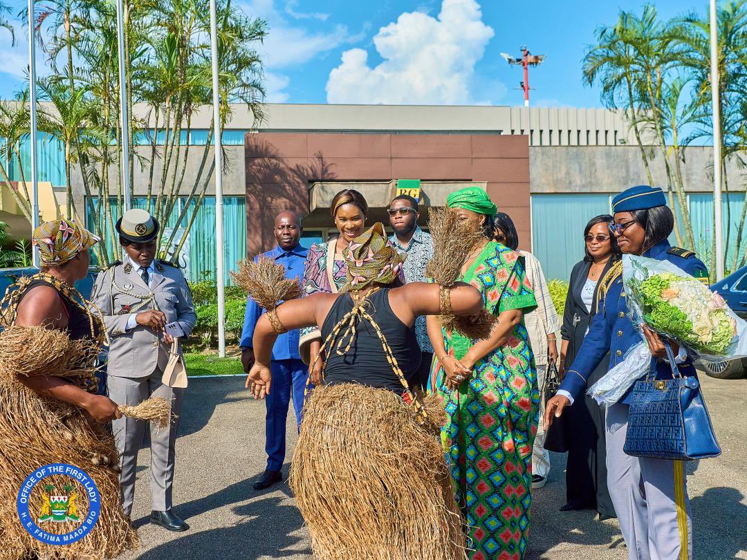 FirstLadyBio's tweet image. As the First Lady of the Republic of Sierra Leone and President of OAFLAD, I departed from Freetown International Airport for the Republic of Gabon, where I will be attending the official launch of the #BuildingResilience campaign with my sister, Her Excellency Zita OLIGUI