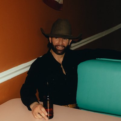 TheNickHickman's tweet photo. #NewProfilePic https://t.co/C0J2gSL3oe