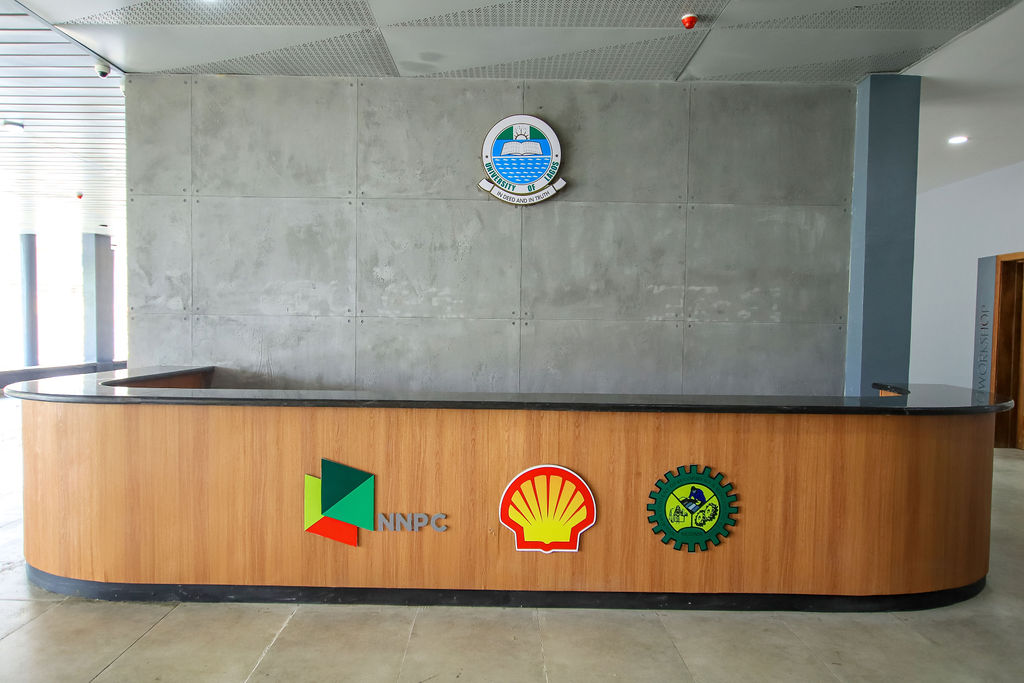 Shell_Nigeria's tweet image. Happening today: the formal inauguration of the University of Lagos Geosciences Centre of Excellence—a shared milestone made possible through collaboration between NNPC, SNEPCo, NCDMB, and UNILAG. 

Stay tuned.

#NNPCxSNEPCoxNCDMBxUNILAG
#Geoscience 
#Education 
#Research