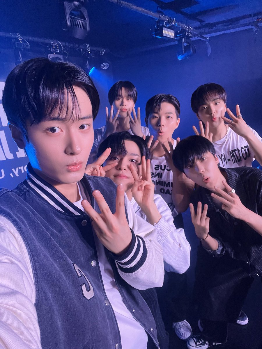 [📸]

260417 [#Our_Story_Unfolding] Season 3
GHOST9 SPECIAL LIVE EVENT in Tokyo
1부 이벤트 셀카 공개 💗

WOW~=͟͟͞͞ ⭐️‧⁺

#GHOST9 #고스트나인 
#ゴーストナイン