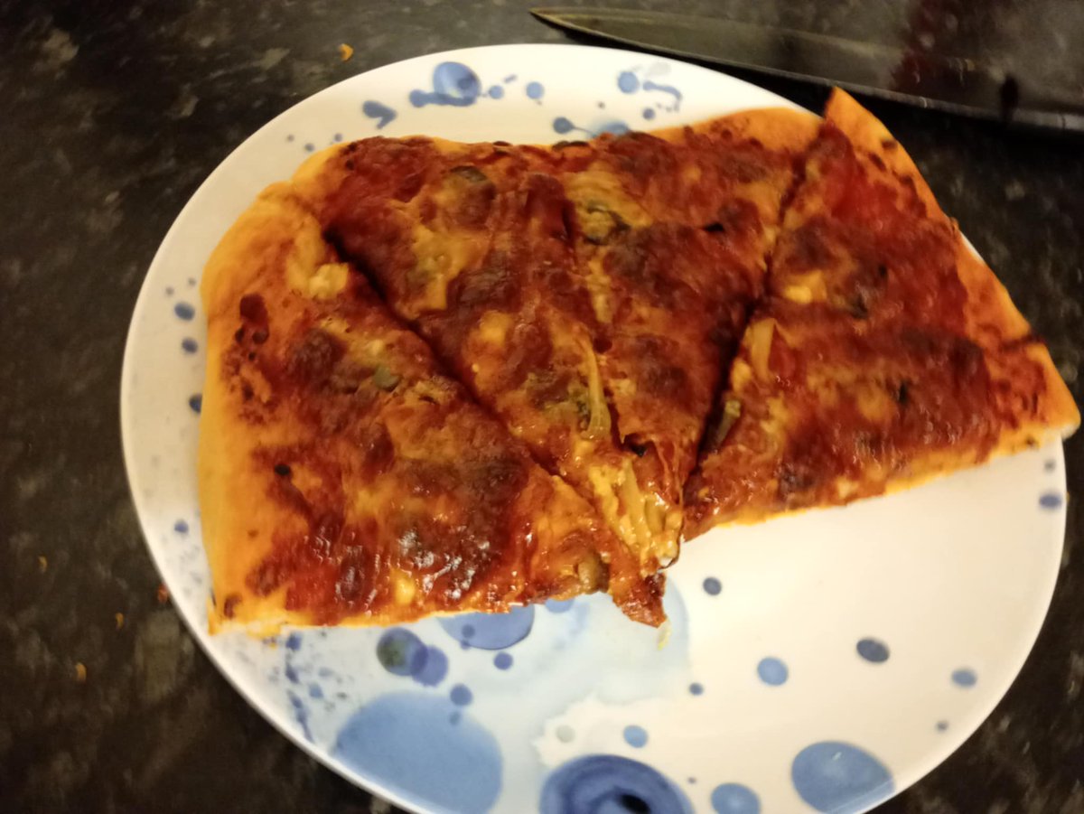 PlagueCherry's tweet photo. Fresh home made pizza I even made my own sauce too :P #irl #cooking #pizza 
Pizza toppings: Onion , chestnut mushrooms , peperami ,  pepperoni ,chorizo ,cheddar cheese and mozzarella mix https://t.co/lD3Ceu7oGc