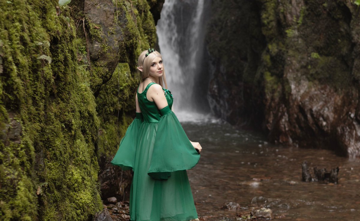 GotyeMasha's tweet photo. “Lara Dorren aep Shiadhal was an elven sorceress, called Aen Saevherne, a Knowing One.”
#witcher #laradorren #witchercosplay https://t.co/ZZqQPAWHEx