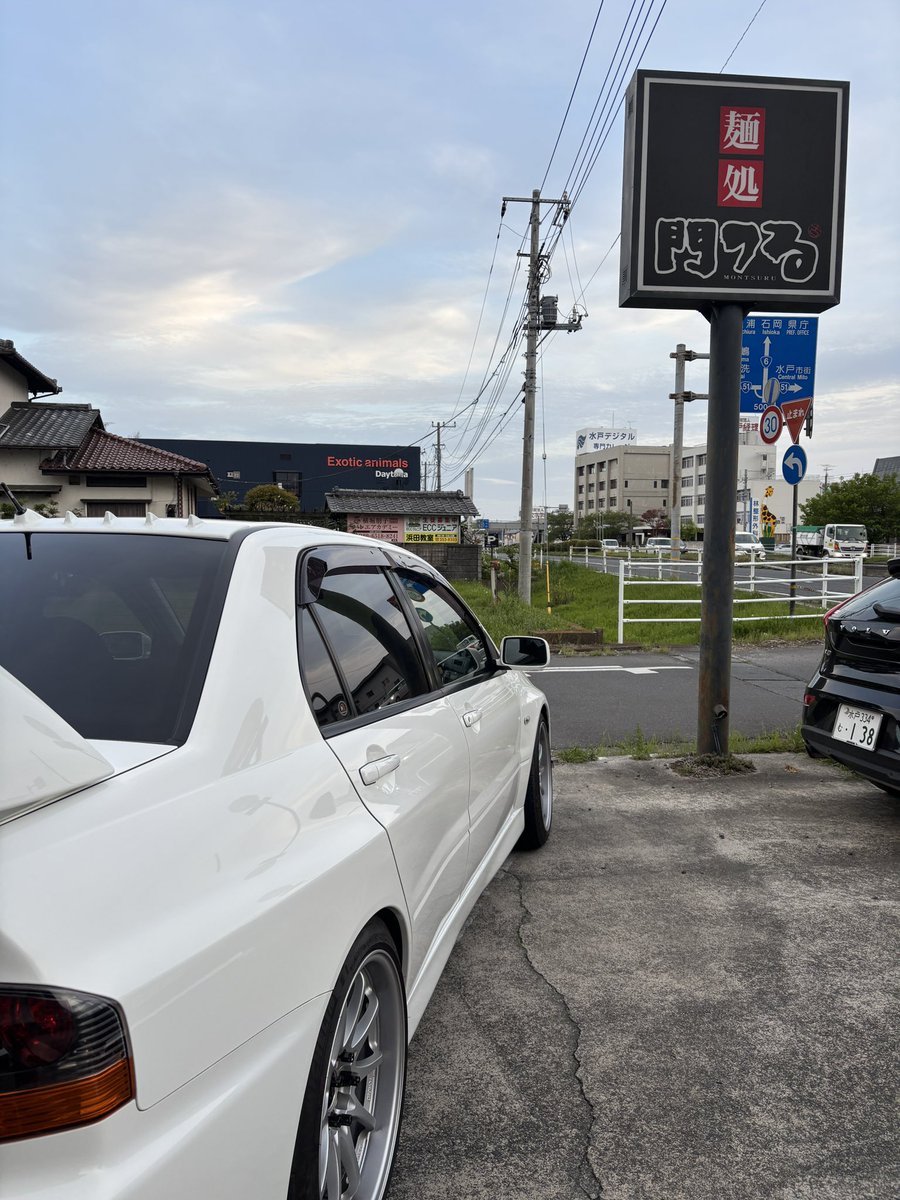 よ～いち tweet media