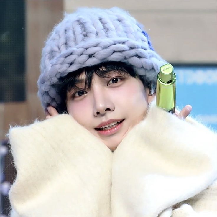 라미 tweet media