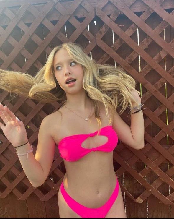 ILoveThemNgh tweet media