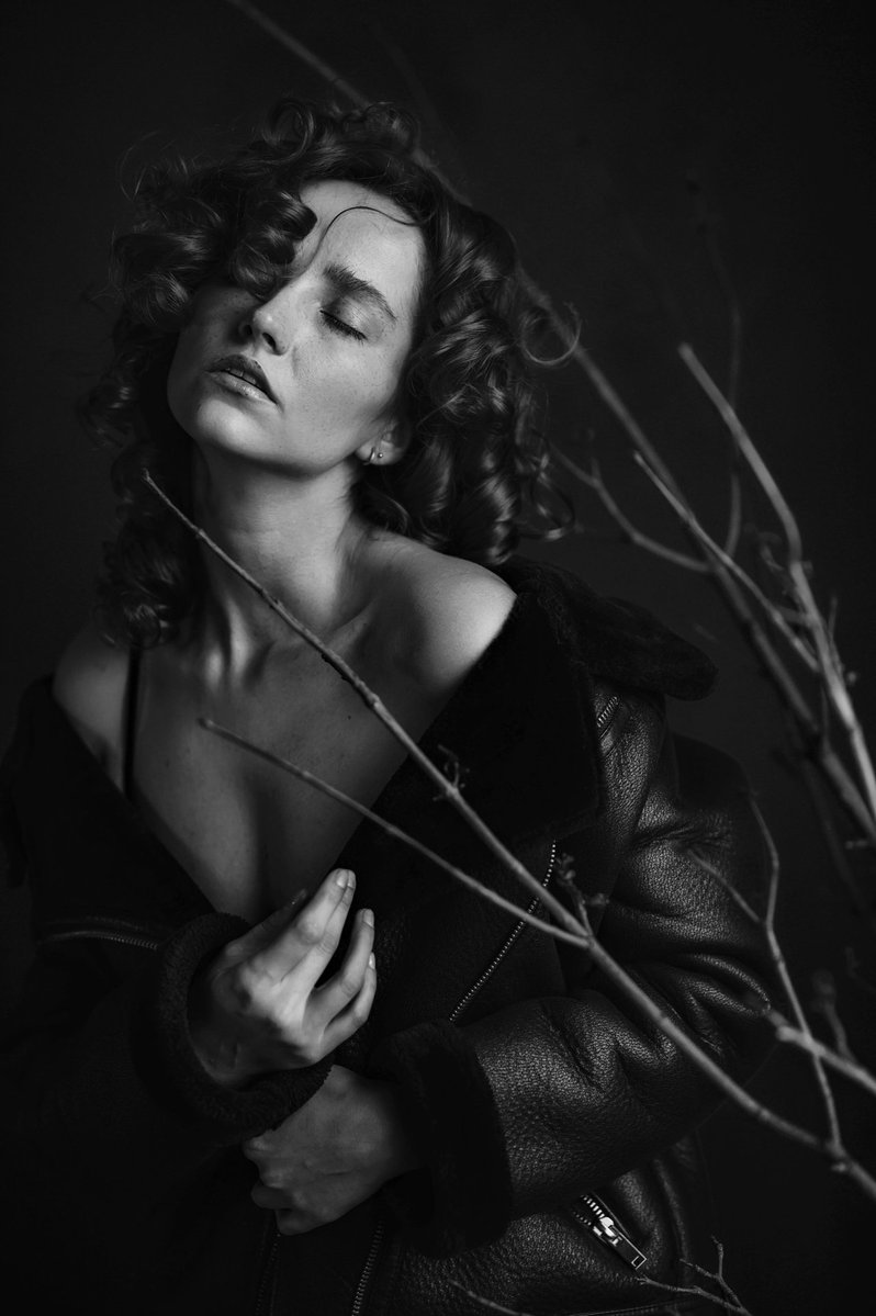 ShowGirls tweet media