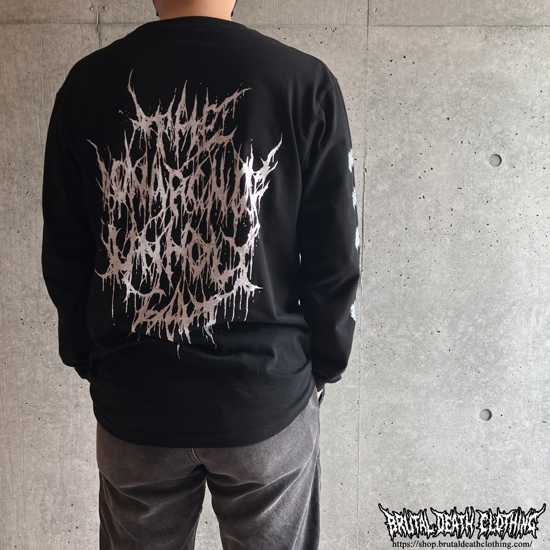 邪悪なる猫の君主をイメージした胸元の猫をワンポイントに、バックには江川敏弘描き下ろしの「THE MONACH OF UNHOLY CAT」のデス文字がデザインされ、袖にはゾンビ猫やロゴも🔥

Size: M-XXL
今の時期にもオススメデス