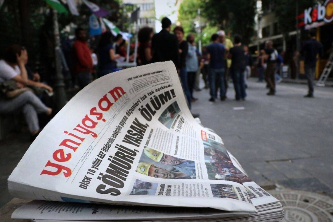 FreeWebTurkey's tweet photo. 📌Yeni Yaşam Gazetesi'nin Facebook ve TikTok hesapları kapatıldı

Tiktok hesabı üçünkü kez kapatılan Yeni Yaşam'a herhangi bir bilgilendirilme yapılmadı. Facebook ise,  hesabın topluluk standartlarına uymadığının tespit edildiğini belirtti.