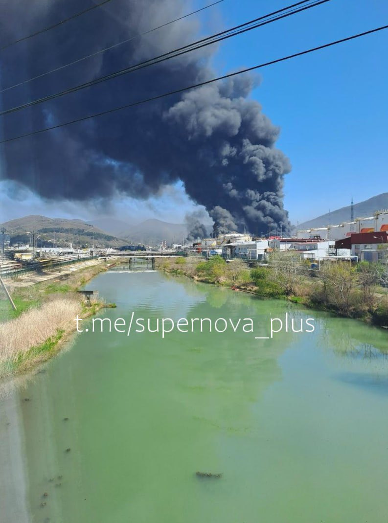 Maks_NAFO_FELLA's tweet image. Tuapse, morning 🔥🤩