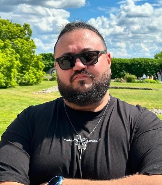 Kazıklı Maria: “Bir taraflarımızı yırttık incel terörizmi buraya da gelecek diye. Başıboş erkek grupları internette göz önündeki kadınlara rutin olarak salça olmaya başladılar.”

Jahrein: “Hayatımda daha salak bir insan görmedim. Eleman kızlara ilgi duymuyordu. Nasıl incel