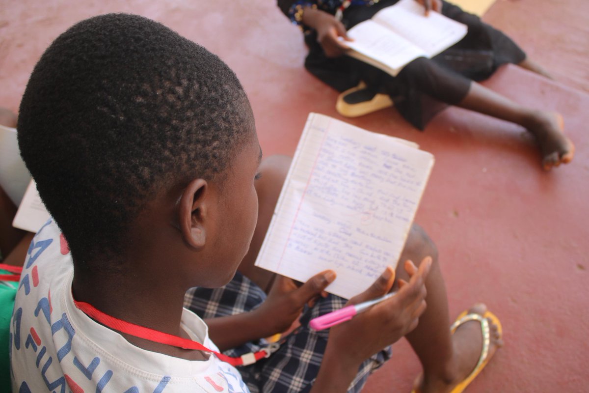 DzuelsF's tweet photo. Day 3: Books are flying off the shelves📕, summaries are being written and submitted📝 , biscuits are putting smiles on their faces 🍪. Reading competition is In full swing 📚 Let’s go!!! 🔥

#readingcompetition #ijero #ekiti #fyp #NGO https://t.co/N4nPp8h5dj