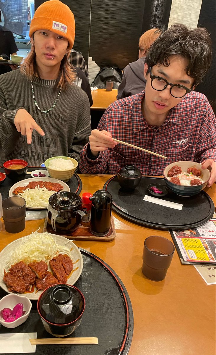 ら な tweet media