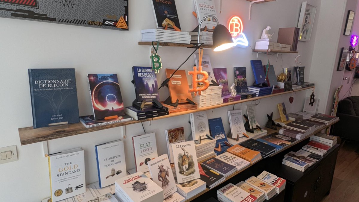 Loic_Pandul's tweet photo. Hier j'ai publié le Dictionnaire de Bitcoin, et honnêtement, je ne m'attendais pas à un tel accueil.

Beaucoup plus de commandes que ce que j'avais prévu, en quelques heures, et un accueil chaleureux de la part de la communauté.

Merci à tous ceux qui ont déjà commandé, partagé, ou simplement encouragé le projet. Ça représente énormément pour moi et ça me donne évidemment envie de continuer ! 🧡