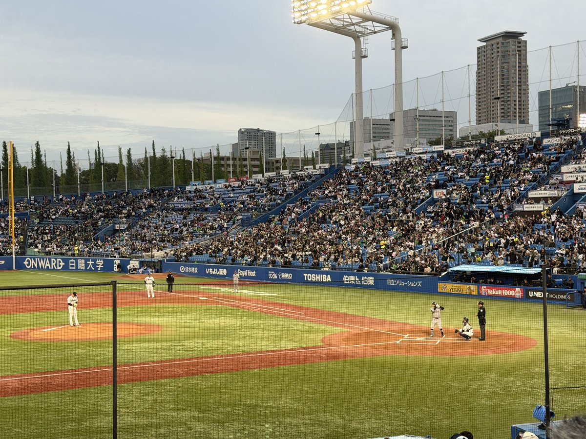 Vegas0707's tweet photo. プレイボール⚾️ https://t.co/baprJKR3ye