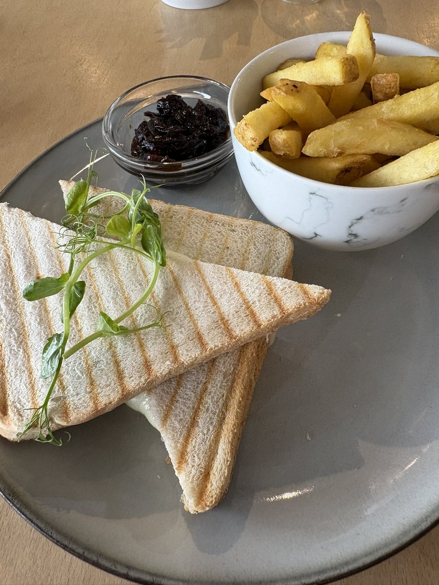 Rachael 💛🖤 tweet media