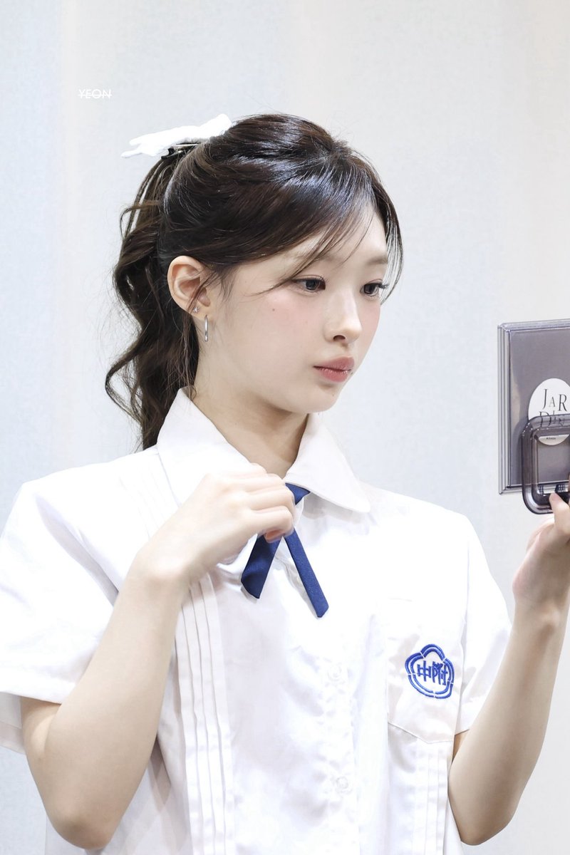 연 tweet media