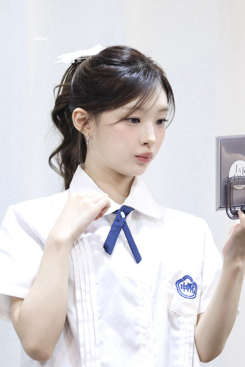 연 tweet media