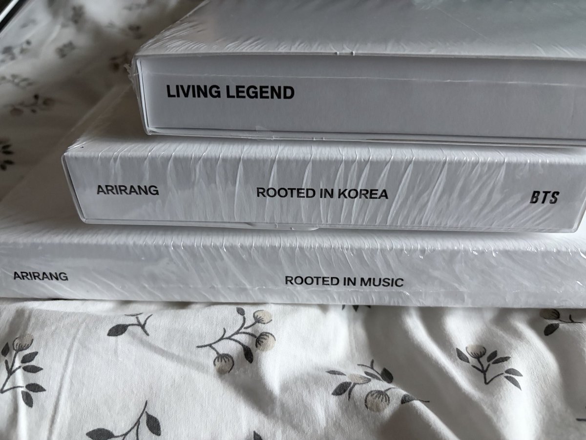 WTS 
Sealed BTS ARIRANG

Standard Ver - RM60
(Rooted in Music/ Rooted in Korea)

Living Legend Ver - RM73

Standard Set (Rooted in Music + Korea) RM120

Living Legend Set (M+K+LL) 
RM192

Ori price excl. delivery

RFS: Forgot about pre-order so got albums there

DM if interested!
