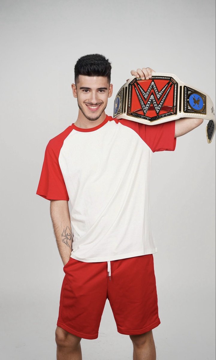 Gio/Almost a Superhero🦸🏻♂️ tweet media