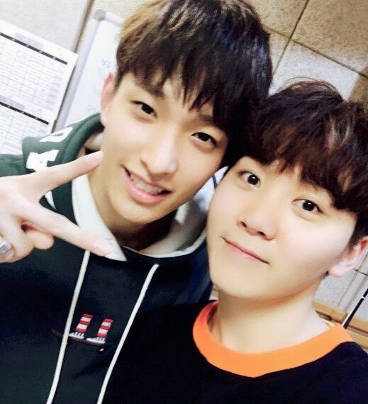 Team Dokyeom tweet media