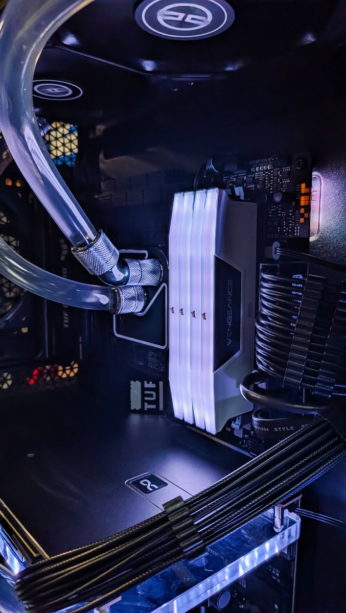 PCSpecialist tweet media