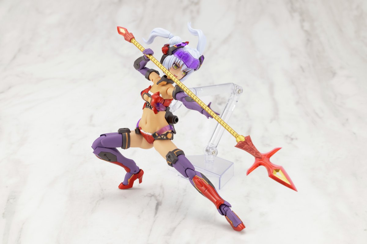 kotobukiya_p's tweet image. ＼発売開始！／
燃える炎を封じた魔法武器「フレイムライト」が遂に発売🔥

クリアーレッド穂先×ゴールド柄の3色成型。
1商品で斧槍・槍・三叉槍の大型武器が揃います！
3mmなので、接続・改造パーツとしても優秀です✨

kotobukiya.co.jp/product/detail…

#コトブキヤ #MSG