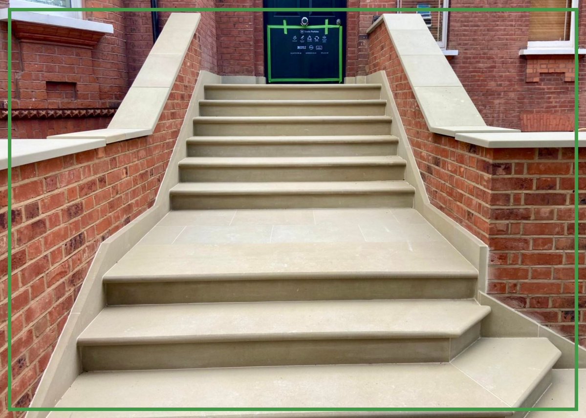 westwoodliquid's tweet image. 👏 Entrance steps transformed.
Wecryl 230 waterproofing + resin layer with quartz sand = durable, high-grip, long-lasting finish.
Protection, performance and a clean result all in one. 💪
#Waterproofing #Construction
