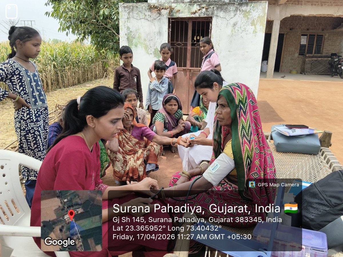 Resp sir આજ રોજ  આયુષ્માન આરોગ્ય મંદિર  સોમપુર મારફતે હિમોગ્લોબીનની તપાસ, ડાયાબિટીસ, હાઇપરટેન્શન ,વજન ઉંચાઈ અને કેન્સર સ્ક્રીનીંગ અંતર્ગત રાસાપુર ગામ મા  કામગીરી કરવામાં આવી..