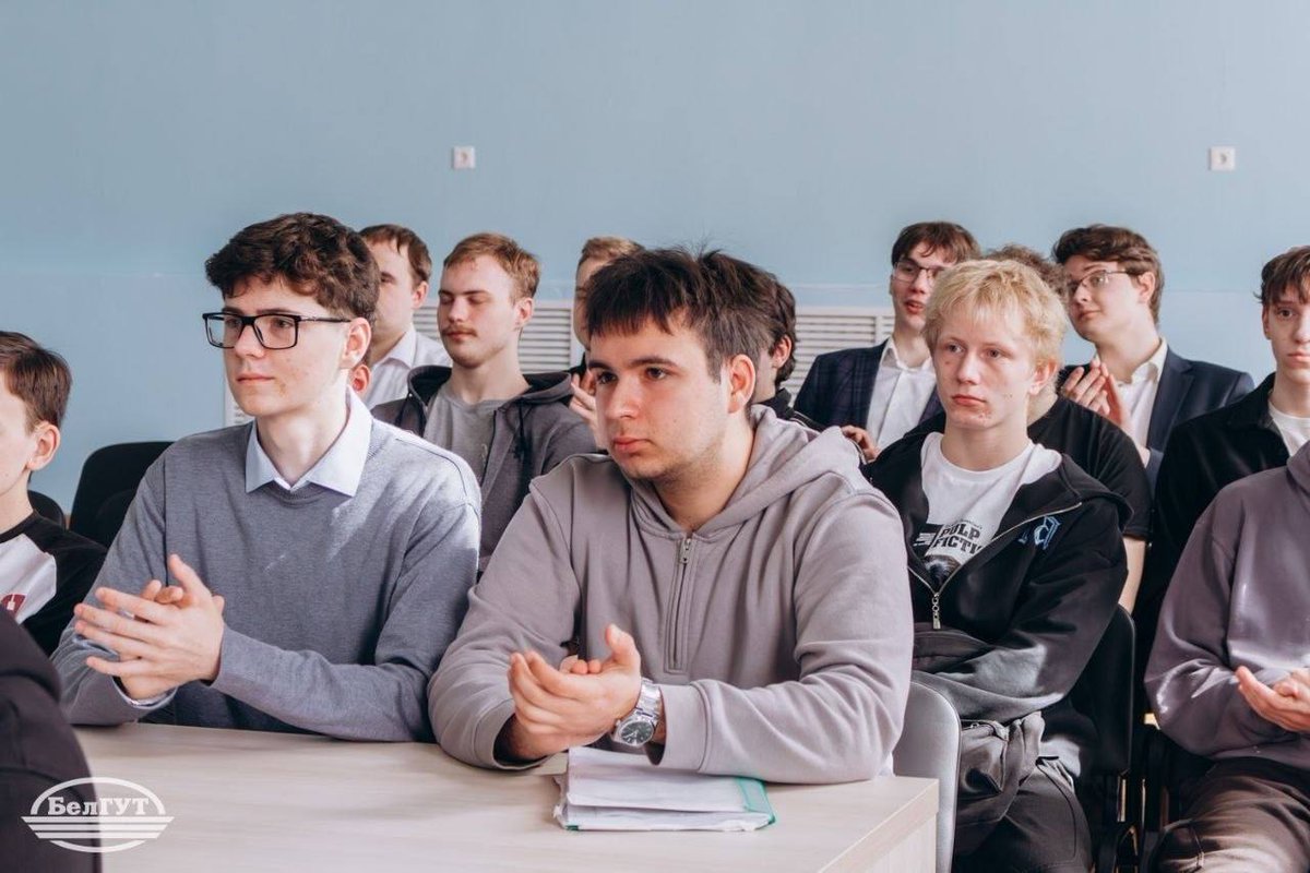 В Белорусском государственном университете транспорта состоялся семинар «Кибербезопасность транспортных систем» с участием руководства и работников Белорусской железной дороги
rw.by/corporate/pres…