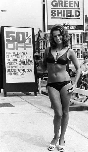 Ivycottagebaker's tweet image. Good morning #FlashbackFriday Twatterland it's #FillupFriday and time to remortgage so Reeves can send more money to Zelensky and keep those HMOs going. Piss boiling isn't it.