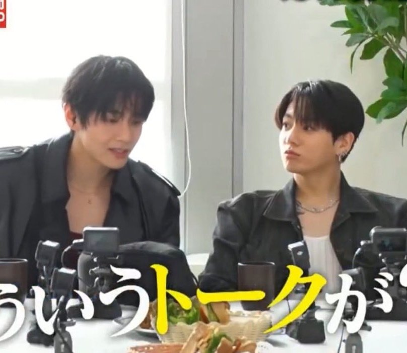 RT and Reply!

Let's trend:

#VandJungKookSoresno 
#TaekookSoresno
#태형 #정국