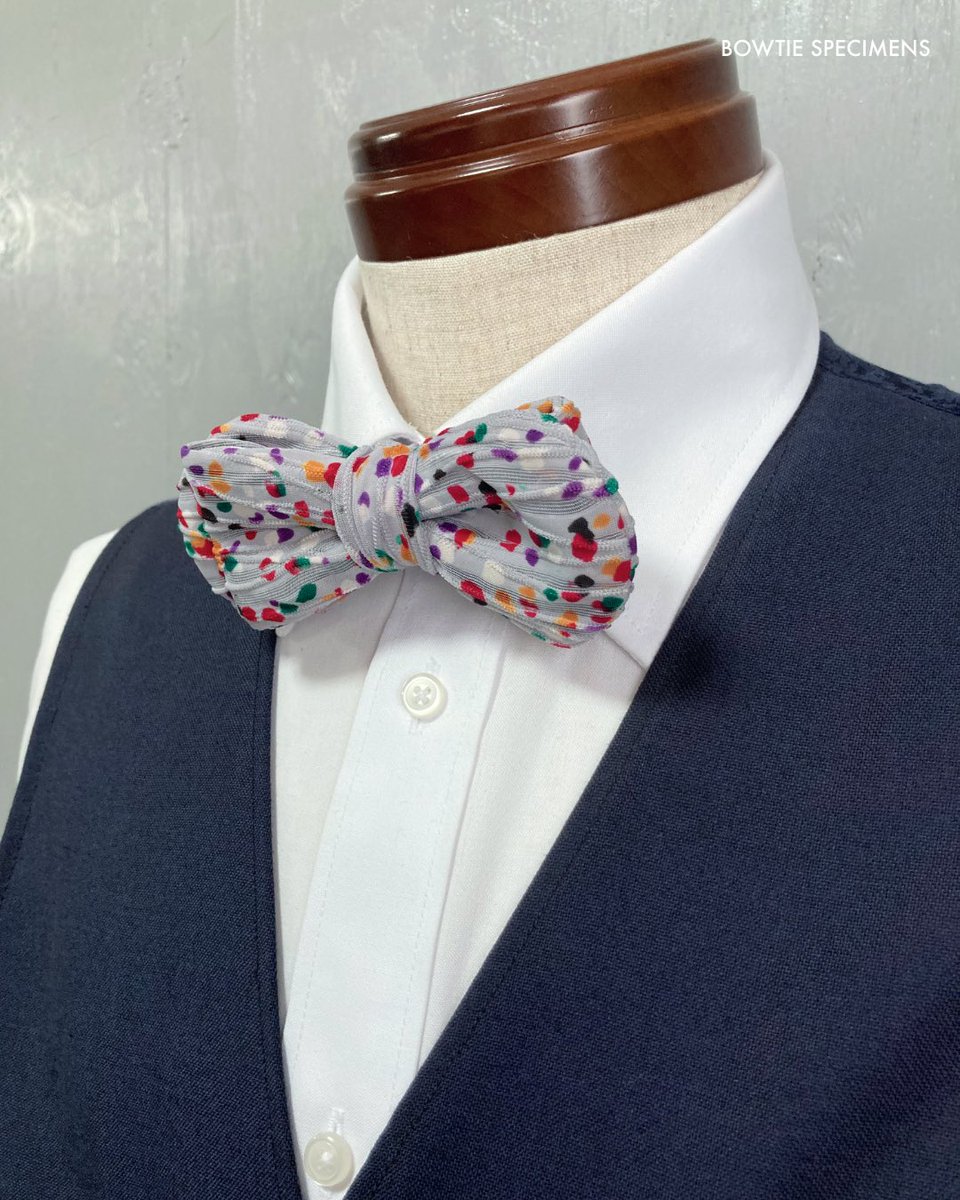 bowtiespecimens's tweet image. 🦋Pre-tied bow tie
Standard round-end
⁡
🦋蝶ネクタイ (作り結びタイプ)
スタンダード ラウンドエンド

#bowtie  #historicalfashion #蝶ネクタイ