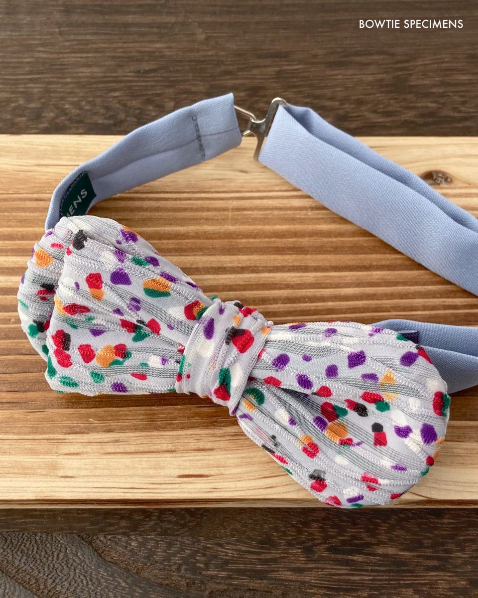 bowtiespecimens's tweet image. 🦋Pre-tied bow tie
Standard round-end
⁡
🦋蝶ネクタイ (作り結びタイプ)
スタンダード ラウンドエンド

#bowtie  #historicalfashion #蝶ネクタイ