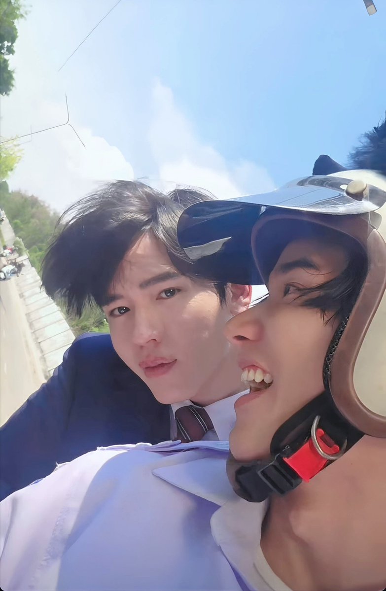 krongkanPh's tweet image. อันนี้ยัยคณิตน่ารักน่าเอ็นดูมาก (พวกนางเหมือนแฟนที่หยอกกันเลย)
#ADogAndAPlane #Tawan_V #Newwiee