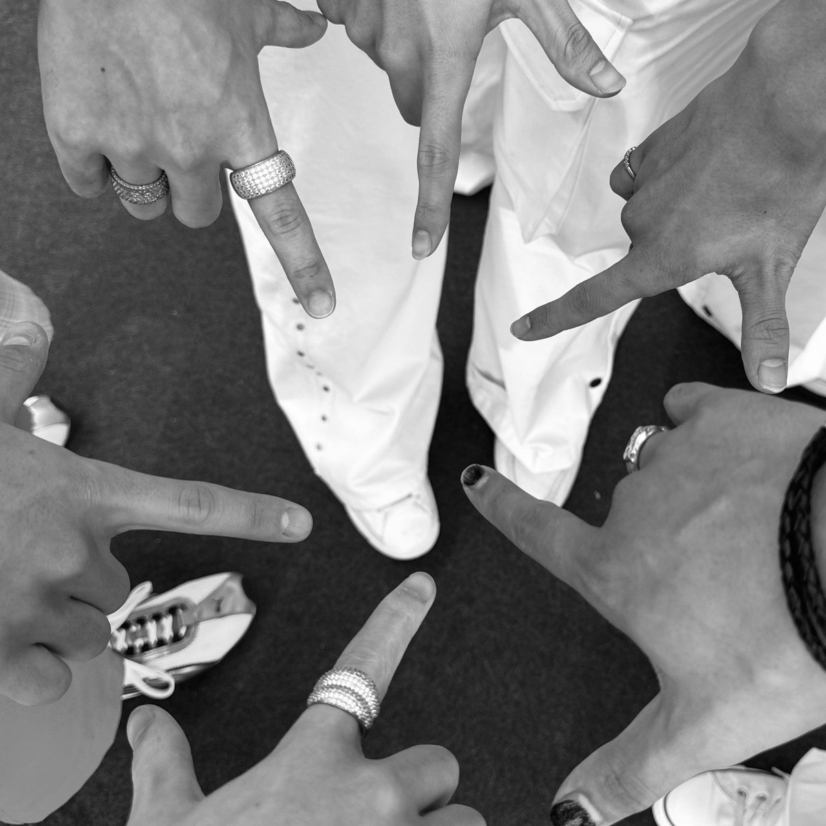 LIL LEAGUE tweet media