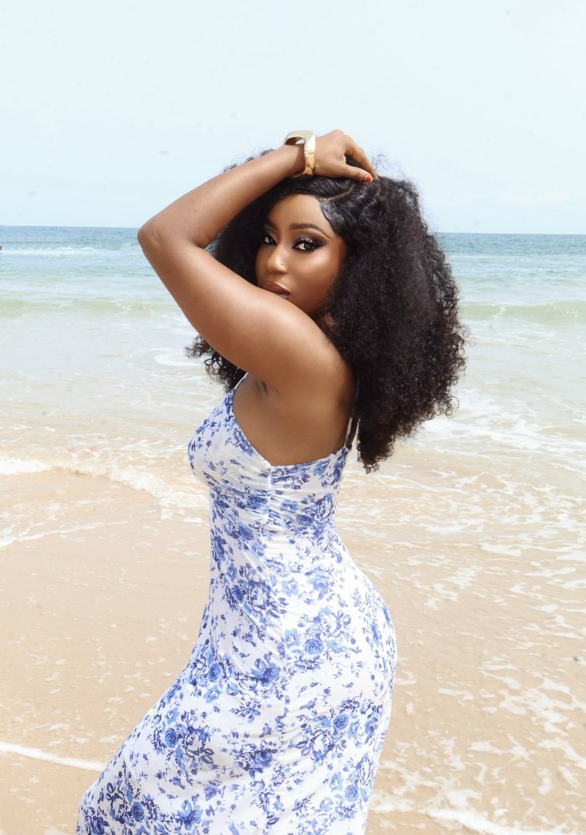 I’m just a girl 🦋 tweet media