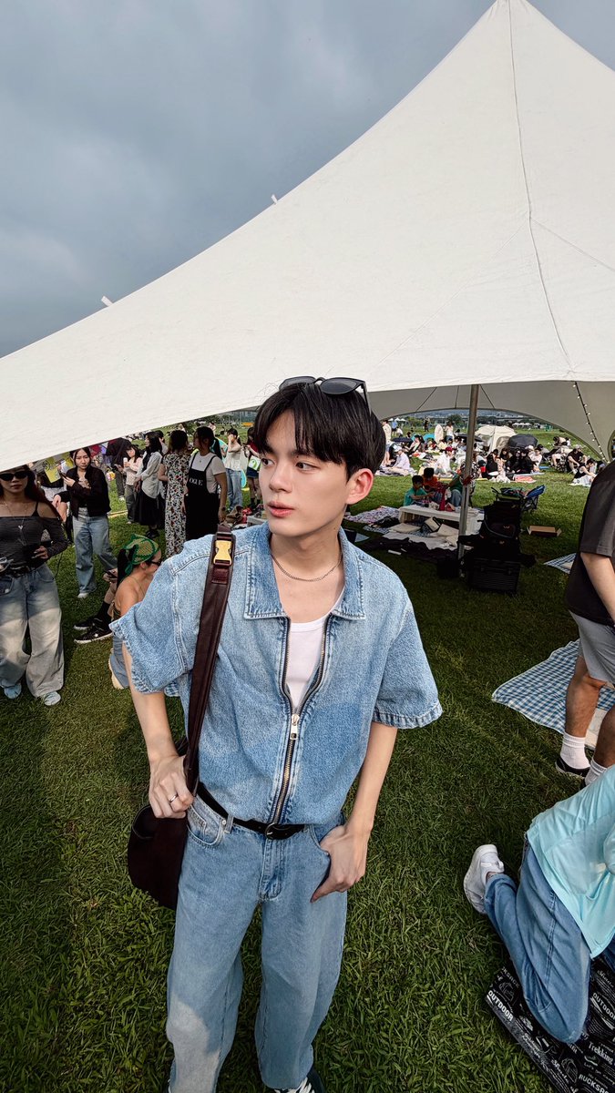 碩（22） tweet media