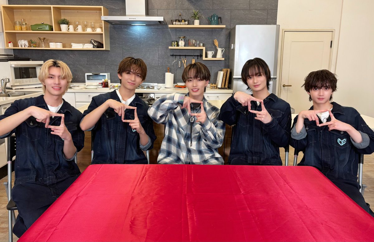 ICEx_official's tweet image. ／
スタチャン× #ICEx
『ICExがあなたを癒します♡ RELAx ICEx』
＼

#マサヒロ さんをおもてなし後半戦！🍚
＃1 Part 3を公開！

後半の2人は一体どんなアレンジを！？
ぜひご覧ください！

▼ご視聴はこちらから
stardust-ch.jp/movies/detail/…

@stdch_staff
#EBiDAN #超特急 @sd_bt
#RELAxICEx