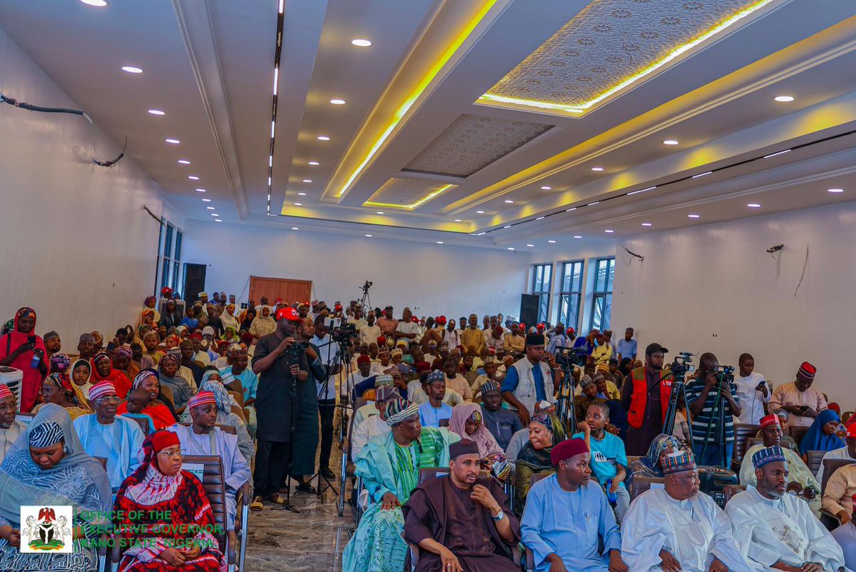 Abdullahi_____'s tweet photo. On Tuesday, 14/4/2026, Excellency Gov. Abba Kabir Yusuf received an award from Kano State Graduates who were sponsored to India for MSc by his administration. https://t.co/T8HCFGIjnS