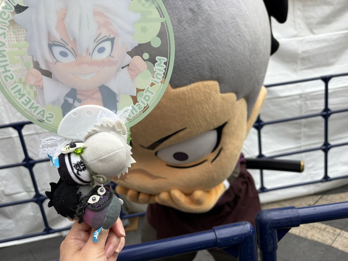 とても近くに来てくれた弟☺️
兄ちゃんいるよ！と言ったらこの仕草である