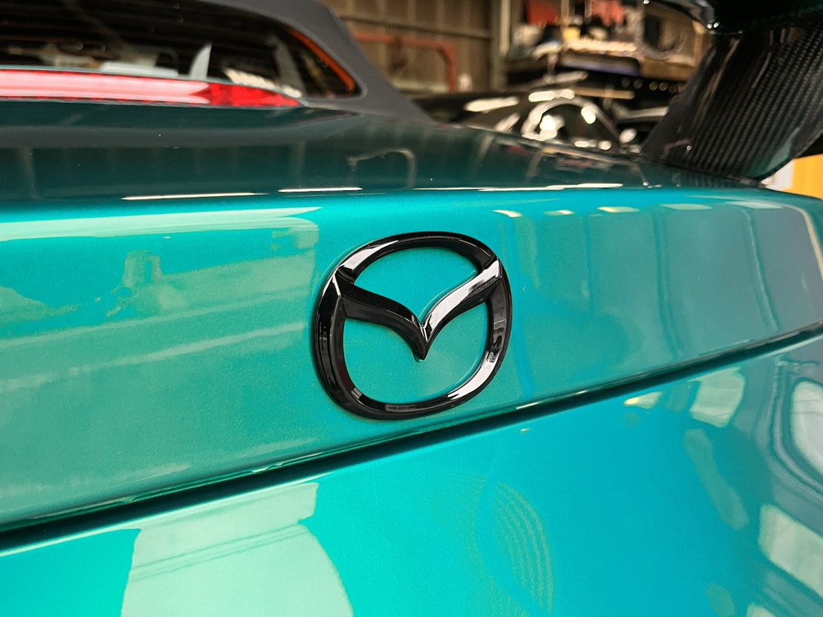 nd_roadster675r's tweet photo. マツダエンブレム
オニキスブラックで塗装してもらいました！ https://t.co/7ZMsPx1Qfr