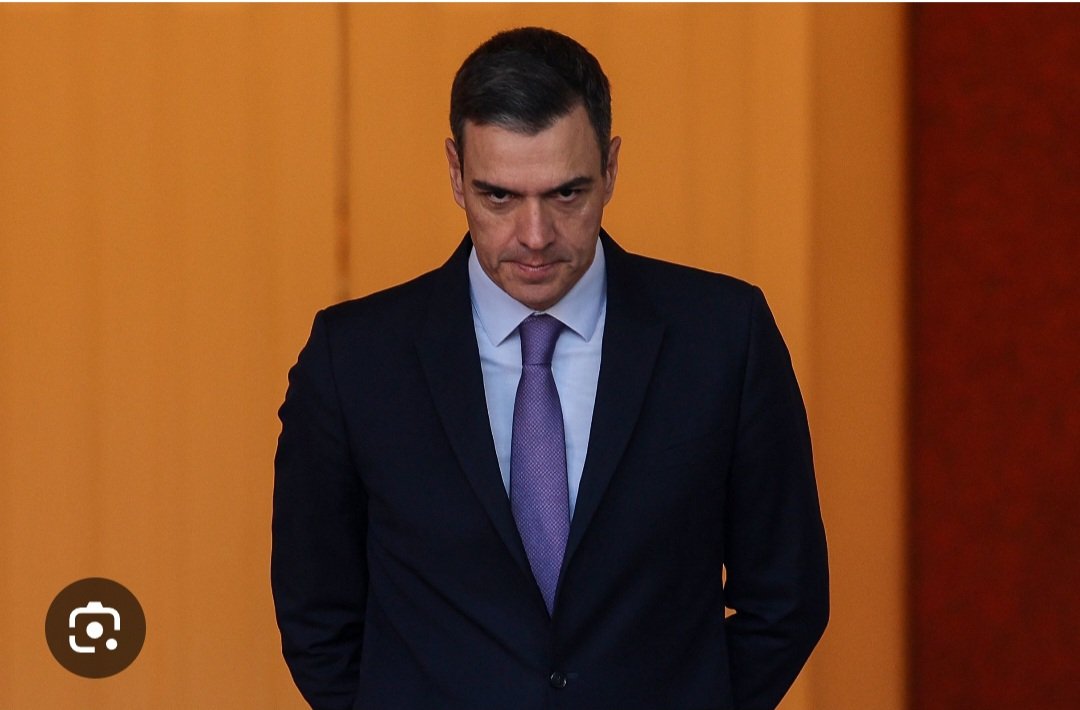 erpesaoderpueb1's tweet photo. @sanchezcastejon @miqueliceta Venga feloncillo, quieres meterle mano a las redes sociales para impedir que no se sepan las tropelías y  la corrupción sanchista, a tí los españoles y la depresión te importan entre zero y nada. https://t.co/nZne41KdSt