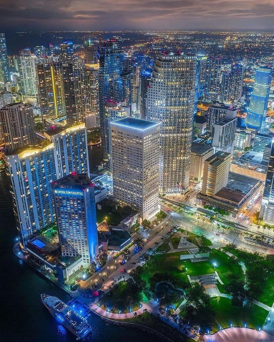 TheDreamyCity's tweet image. Miami Florida