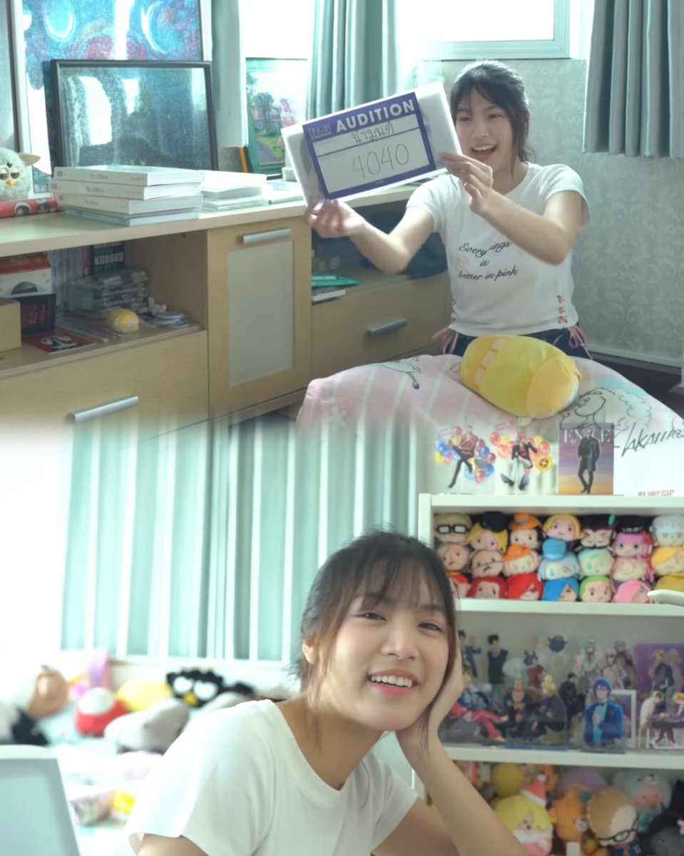 อ่านข้อความสวัสดีปีใหม่ไทยของ #NammonnBNK48 แล้ว นึกถึงคลิปนี้เลย ถ้าจักรวาลนี้มีโลกคู่ขนานอยู่จริง ๆ "น้ำมน" คนที่ไม่ได้เลือกเป็น BNK48 คงใช้ชีวิตเหมือนที่ตัวเองเขียนไว้ "...ได้ทำร้านก้อกๆเเก้กๆตามสไตล์ ลงพรีของตามใจตัวเอง ไถฟีดดูไอดอลไปวันๆ..." ไม่ต้องคิดอะไรมากมาย