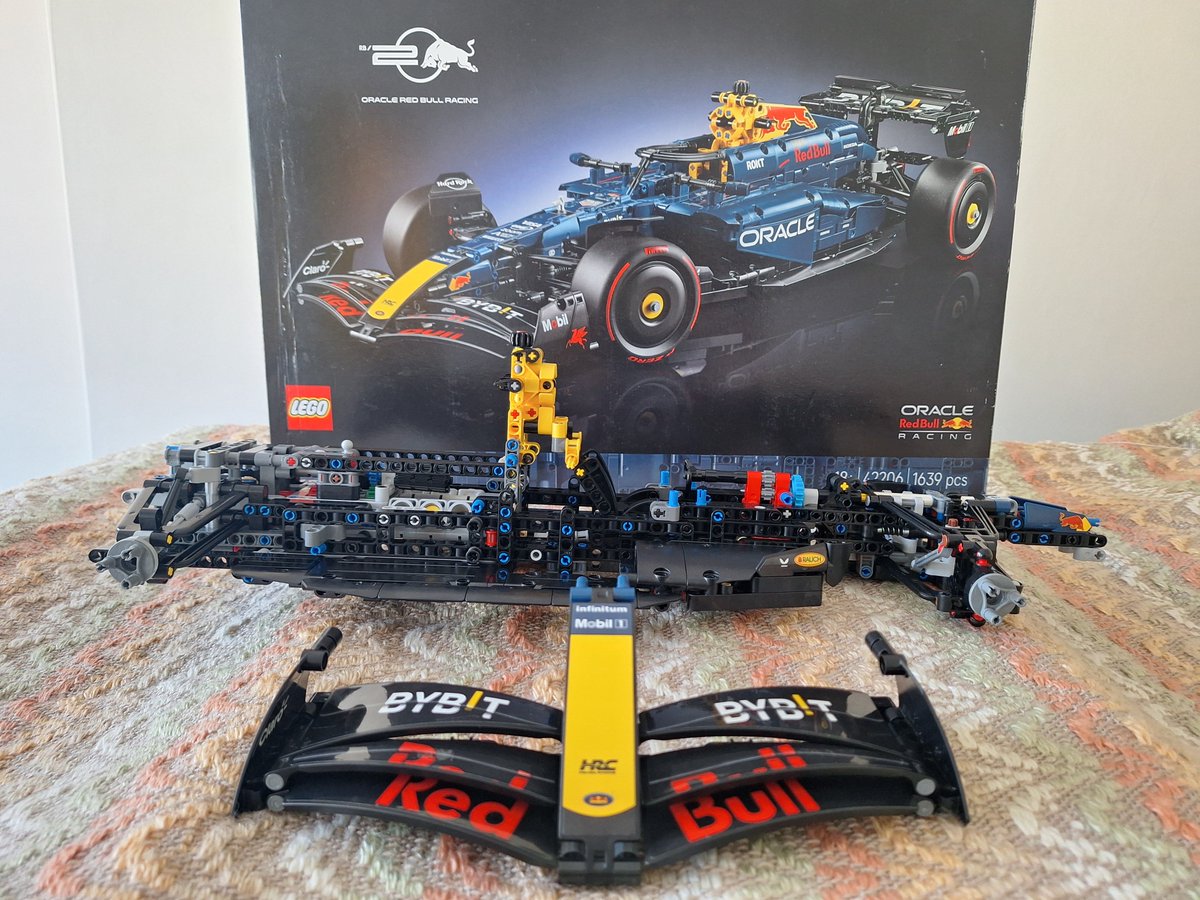 JunaidSamodien_'s tweet image. Whilst OG @redbullracing announces org structural changes, Adrien New-tree has approved the front wing for Rare Bull Racing, and has give the not to mount it to the running chassis. @LEGO_Group @LegoCertifiedSA #RedBull
