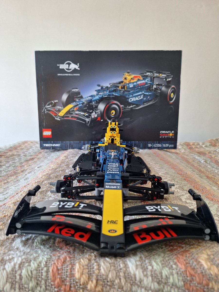 JunaidSamodien_'s tweet image. Whilst OG @redbullracing announces org structural changes, Adrien New-tree has approved the front wing for Rare Bull Racing, and has give the not to mount it to the running chassis. @LEGO_Group @LegoCertifiedSA #RedBull