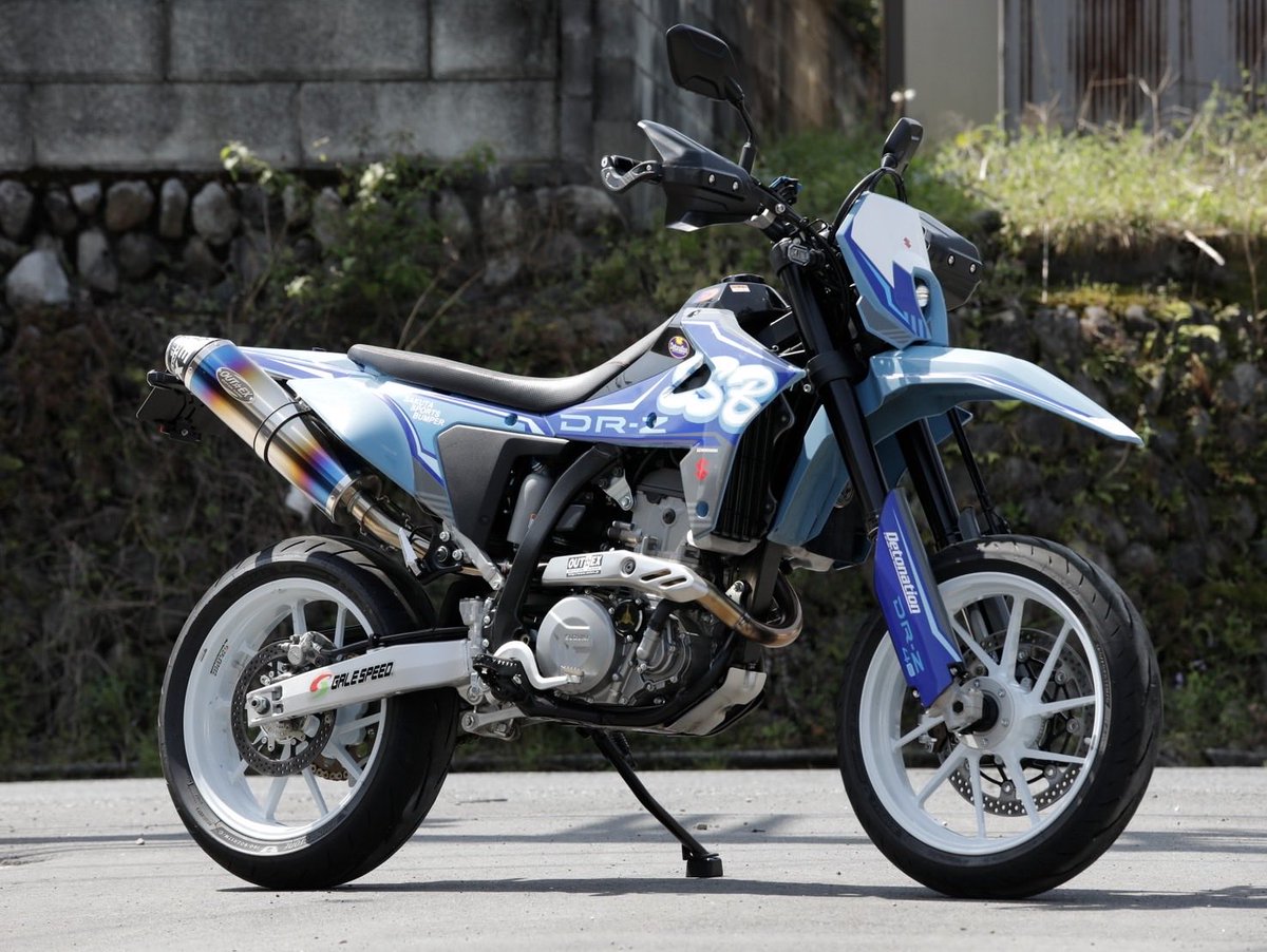 今日はDRZ 4SMの雑誌の取材がありました！ アドバンテージから発売のオフ用CNCキャリパーの撮影でしたが、fan Gに頼んで見栄えを良くし ...
