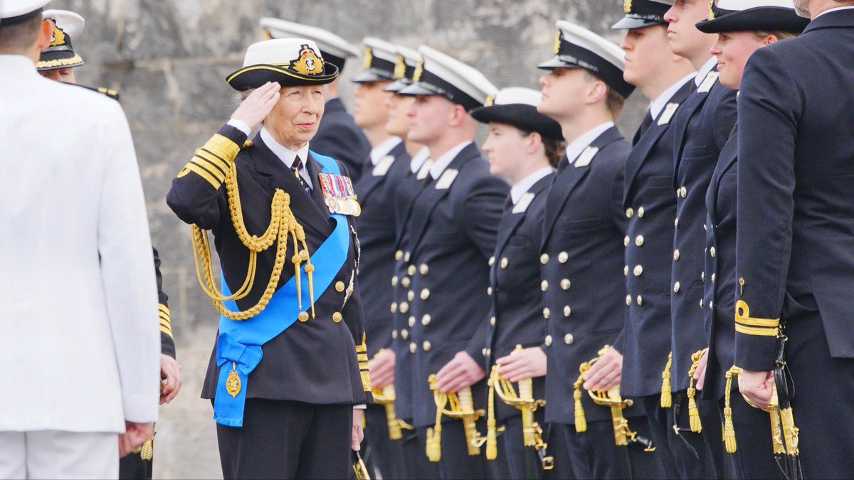 The Royal Family tweet media