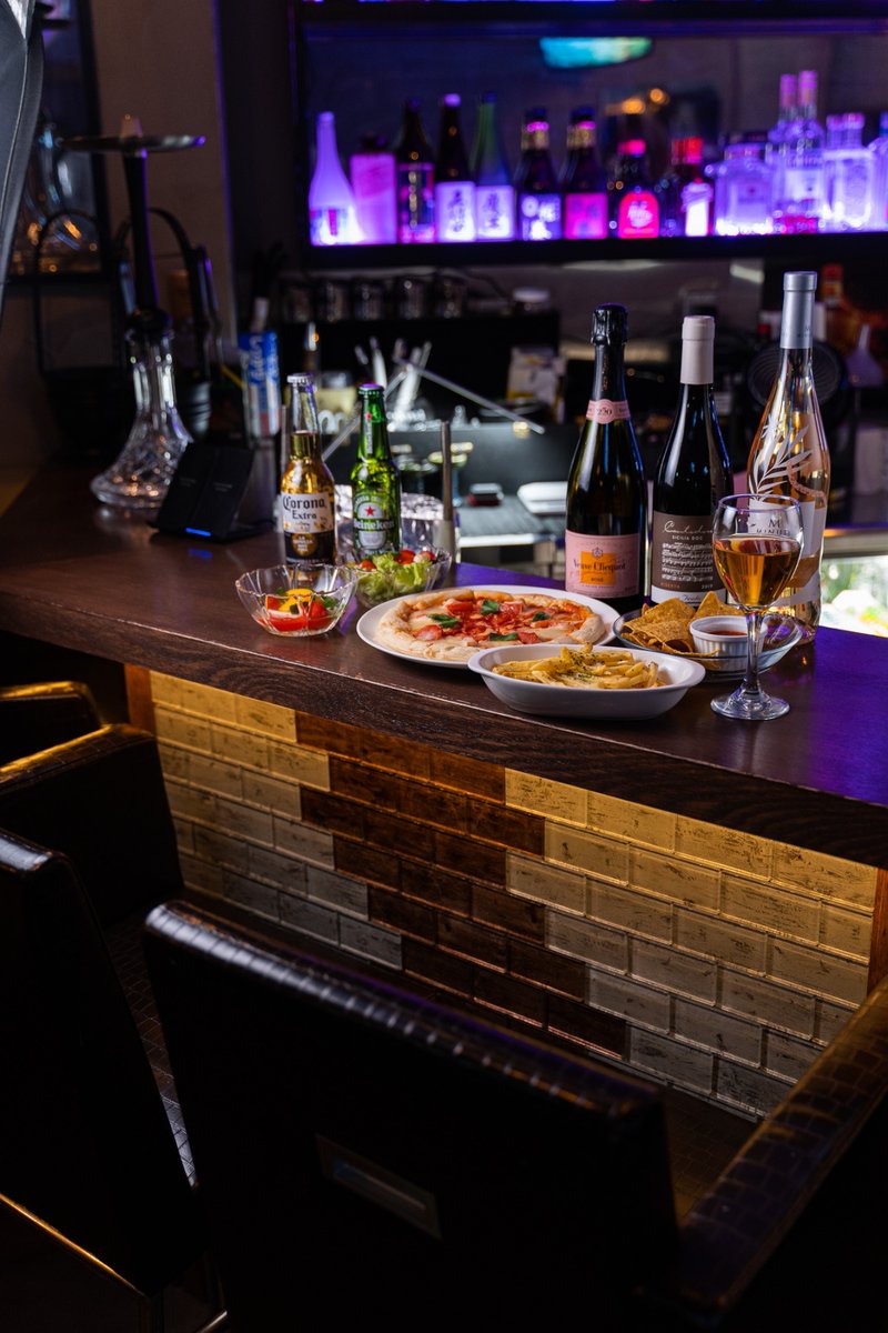 oakbar_shibuya's tweet image. ⏰#朝5時 まで営業
食べて呑めて
🎉盛り上がる
👨‍💻#DJ #シーシャ #カクテル
魅力満点 #大人の隠れ家
🏰#オークバー渋谷
本日も営業致します！！

🎪URL
eventsearch.jp/facility/oak-b…

#渋谷シーシャ #渋谷DJバー #OAKBAR #渋谷貸切 #シーシャバー #シーシャカフェ #ShishaCafe #渋谷 #東京 #shibuya