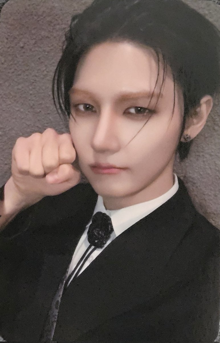 manuela 🦦 seeing xdh tweet media